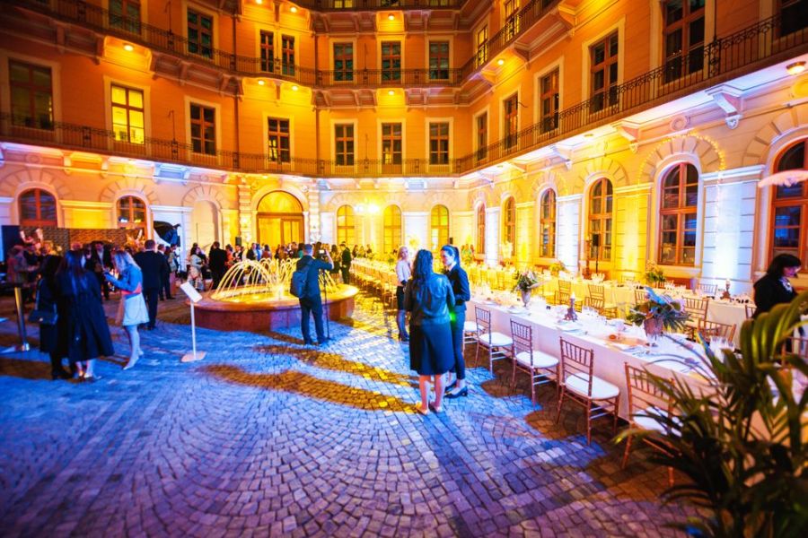 Budapest Central European Fashion Week Front Row Dinner designed by STARDOME // YBL Palota